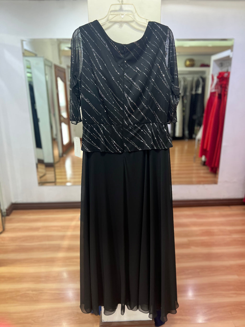 VESTIDO LARGO NEGRO PLATA
