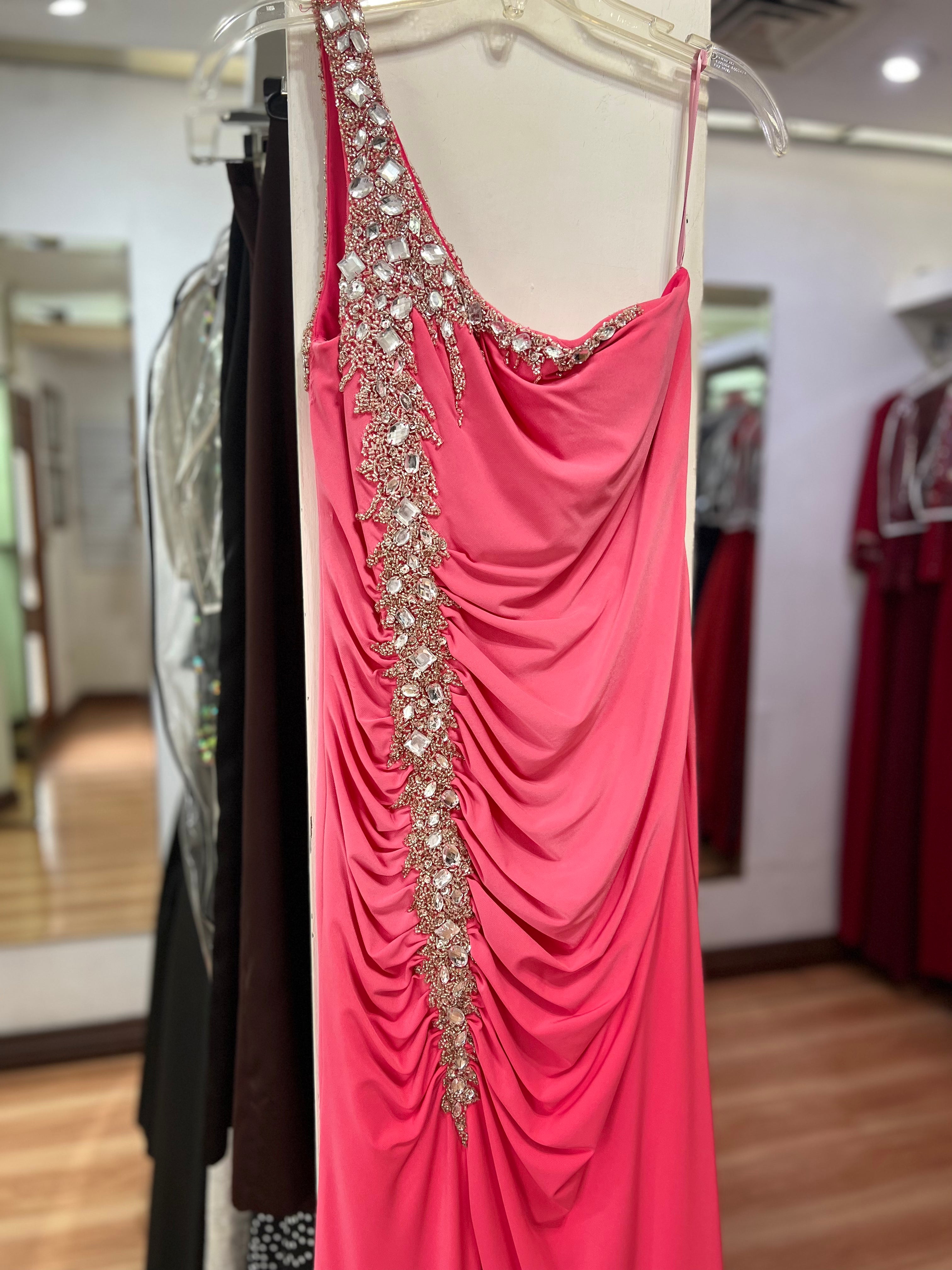 VESTIDO LARGO ROSA UN HOMBRO