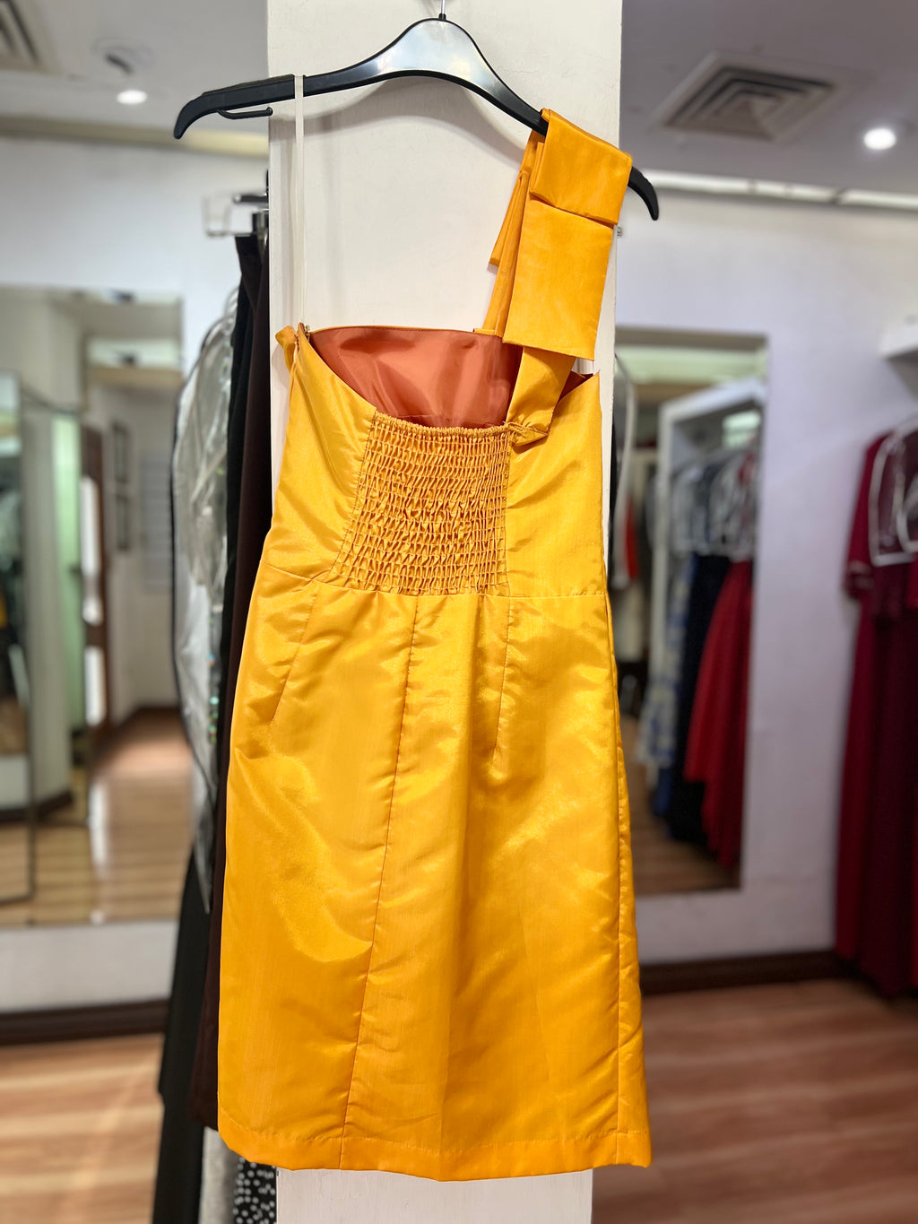 VESTIDO CORTO AMARILLO