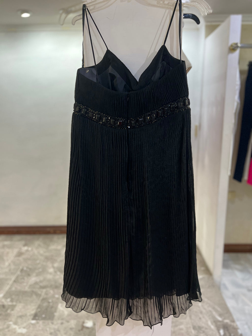 VESTIDO CORTO NEGRO