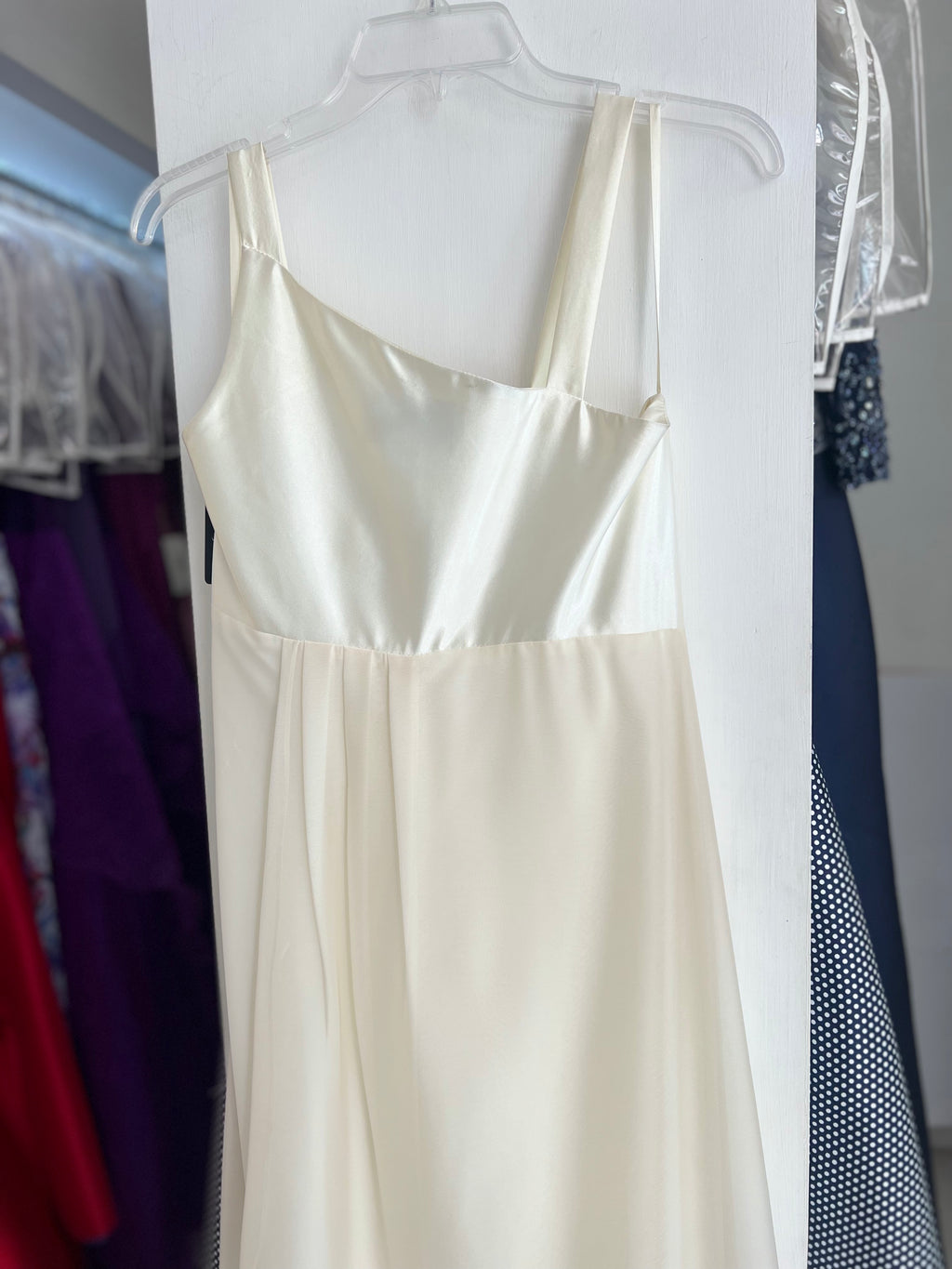 VESTIDO LARGO BLANCO CON FLORES