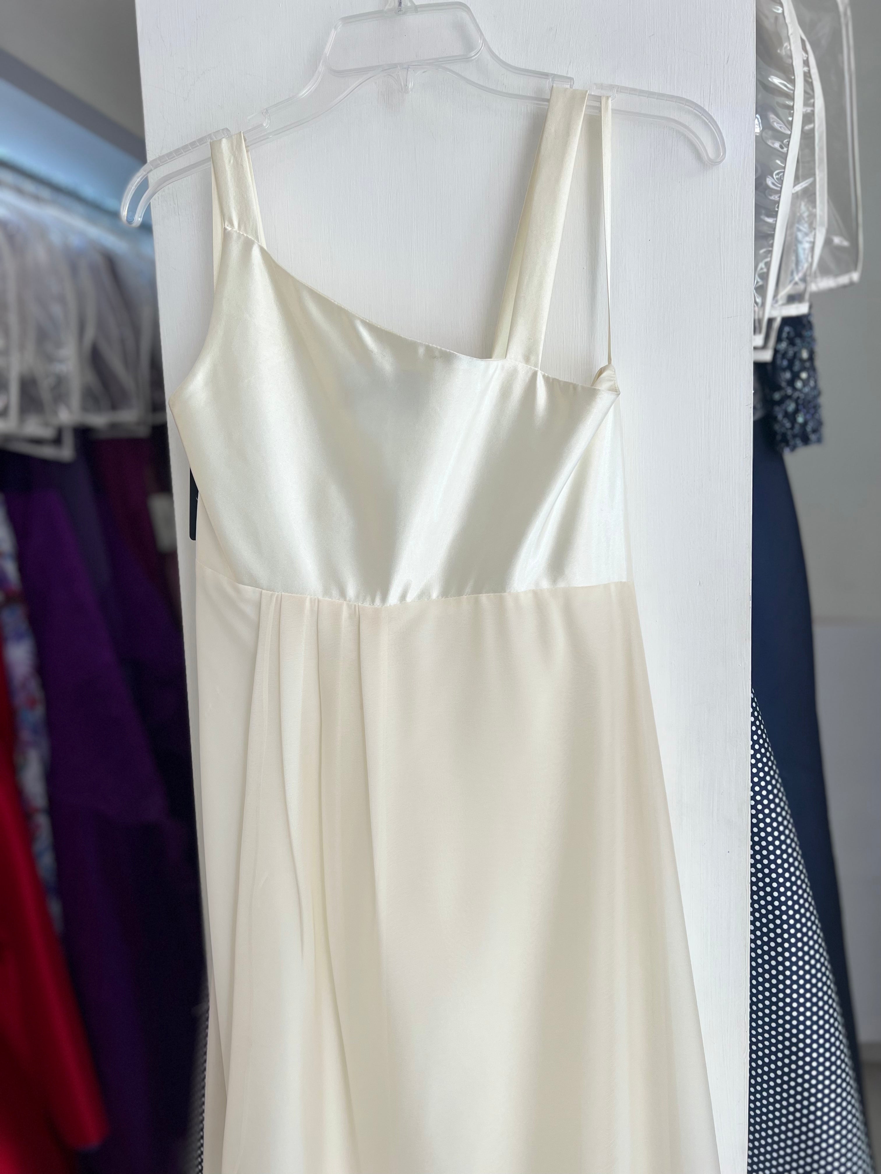 VESTIDO LARGO BLANCO CON FLORES