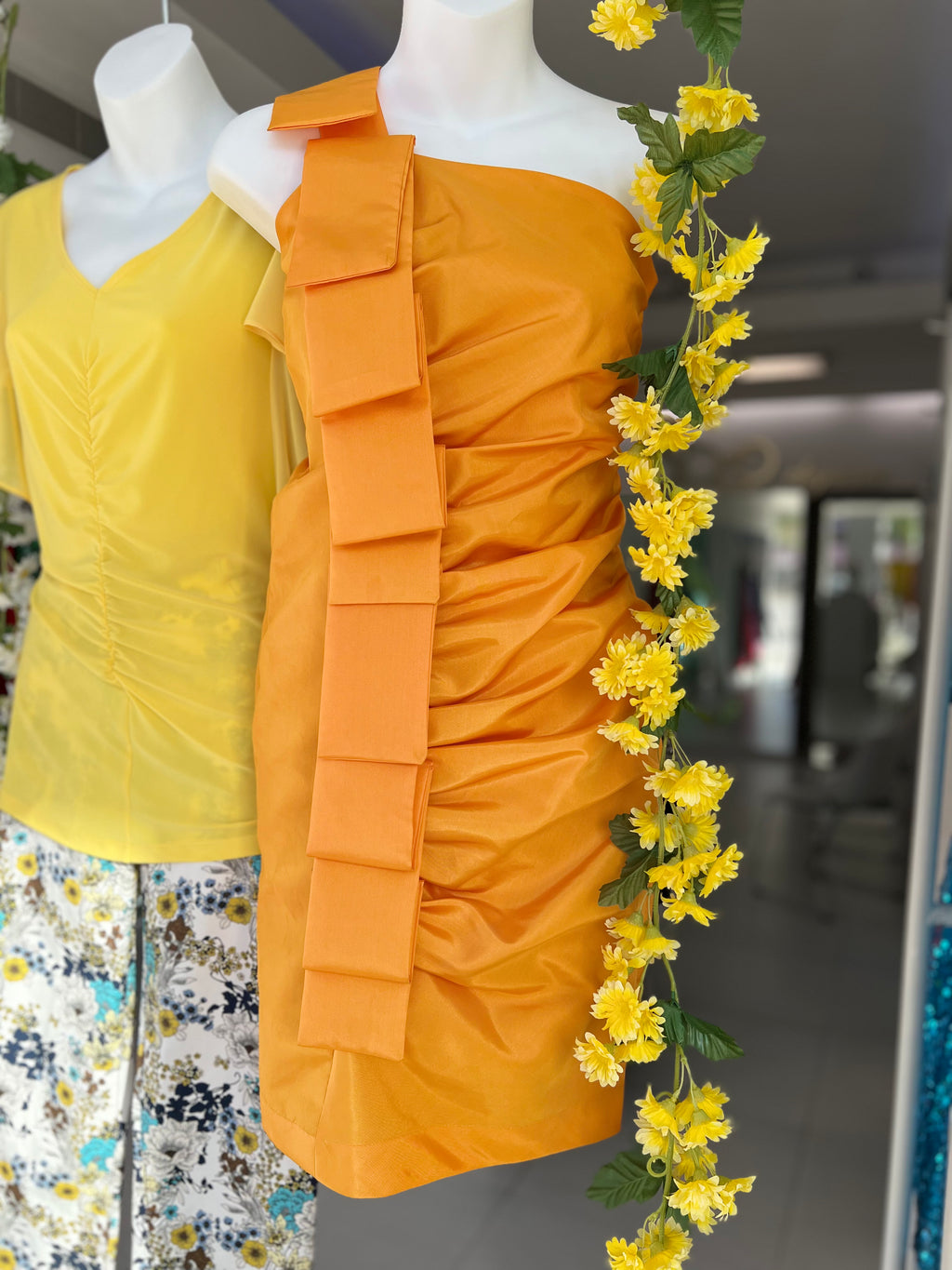 VESTIDO CORTO AMARILLO