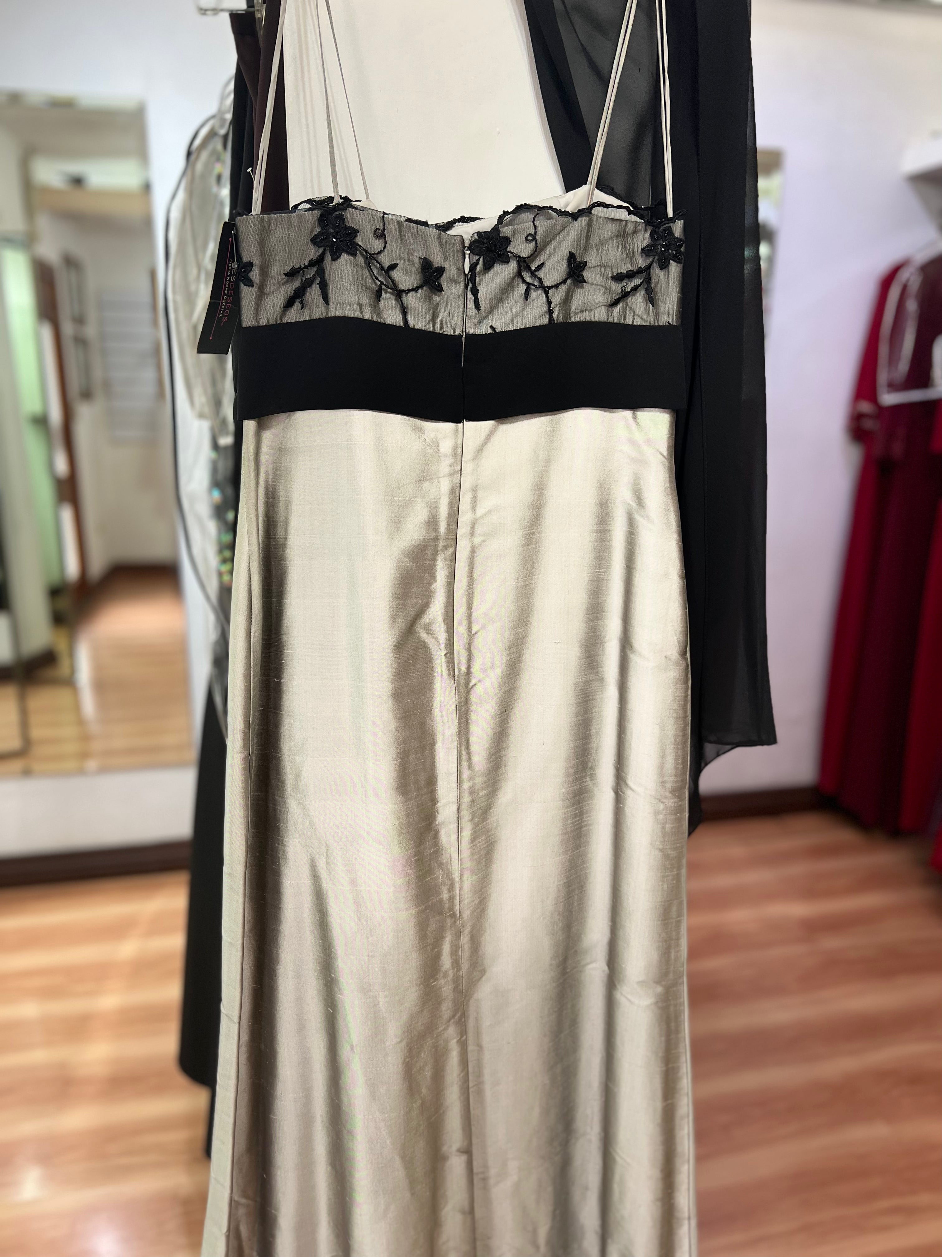 VESTIDO PLATEADO BORDADO