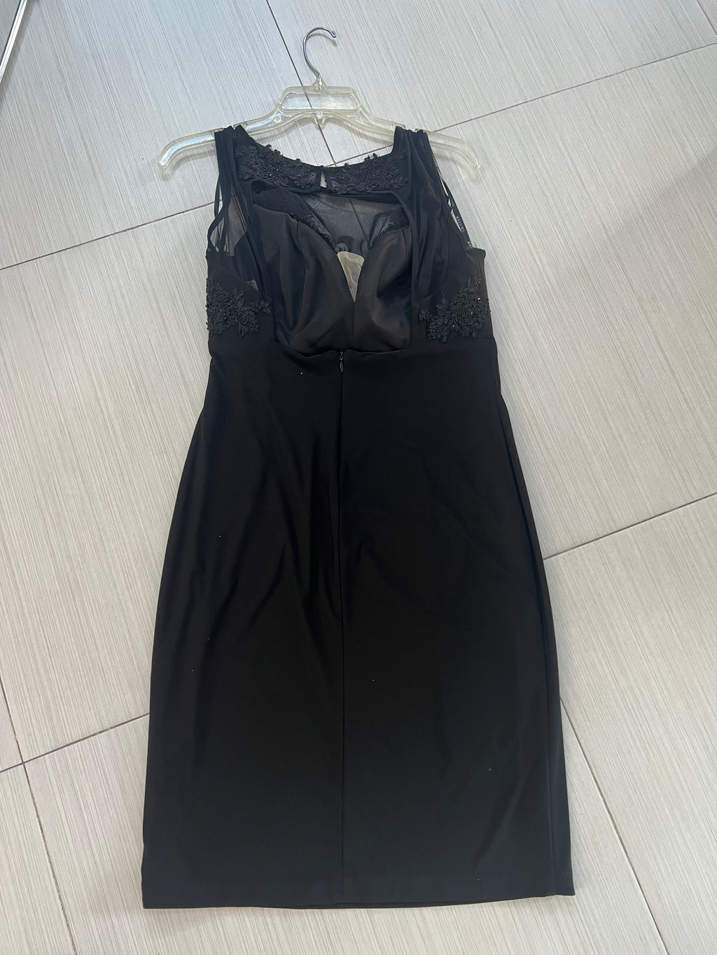 VESTIDO NEGRO