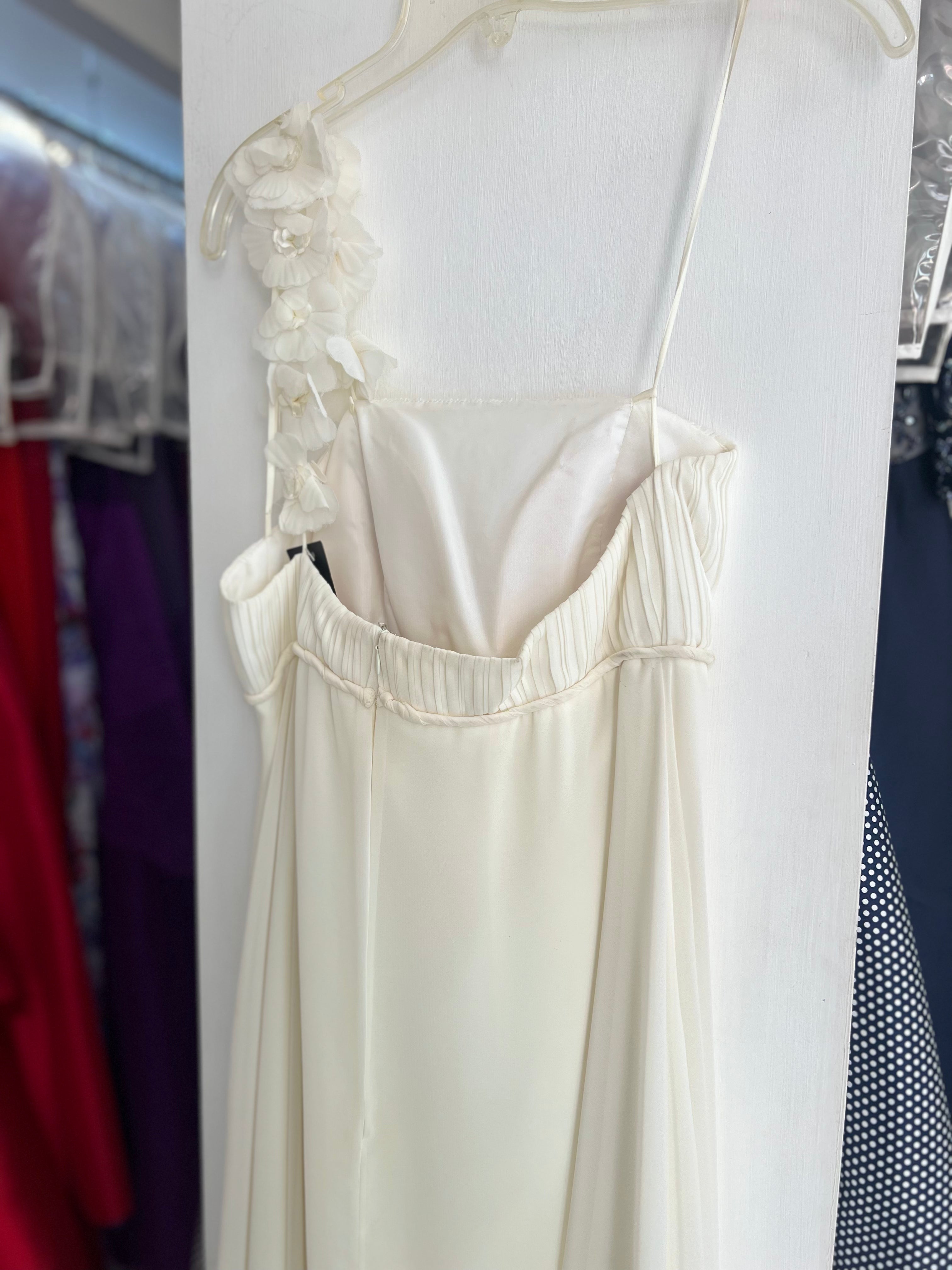 VESTIDO LARGO BLANCO UN HOMBRO