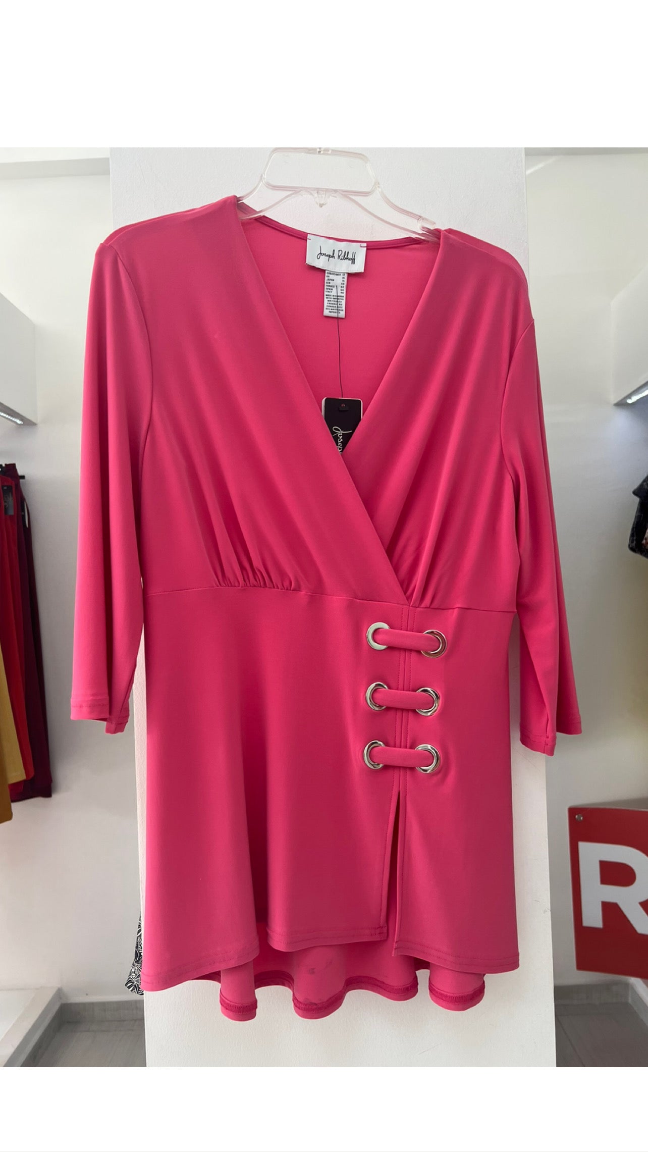 BLUSA ROSA OJILLOS