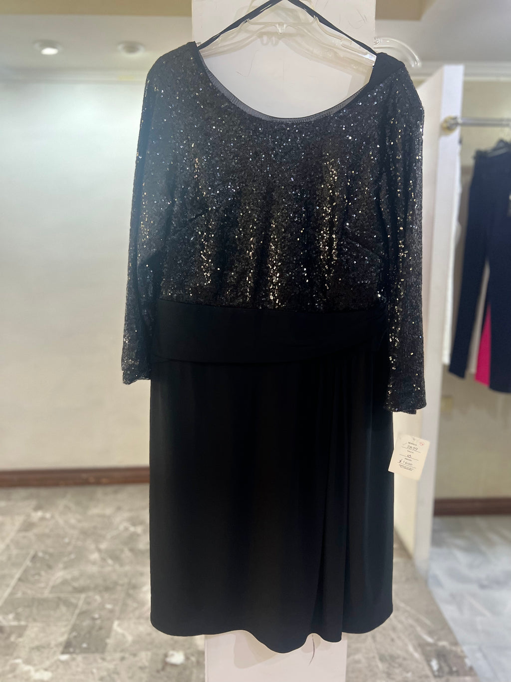 VESTIDO NEGRO LENTEJUELAS