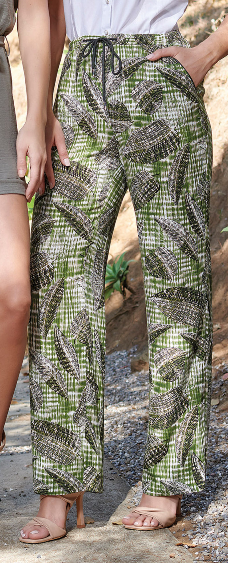 PANTALÓN VERDE ESTAMPADO