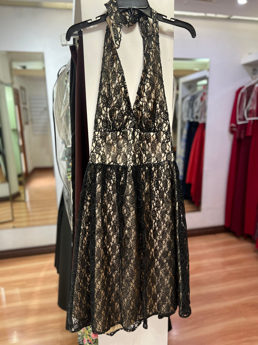 VESTIDO NEGRO ENCAJE