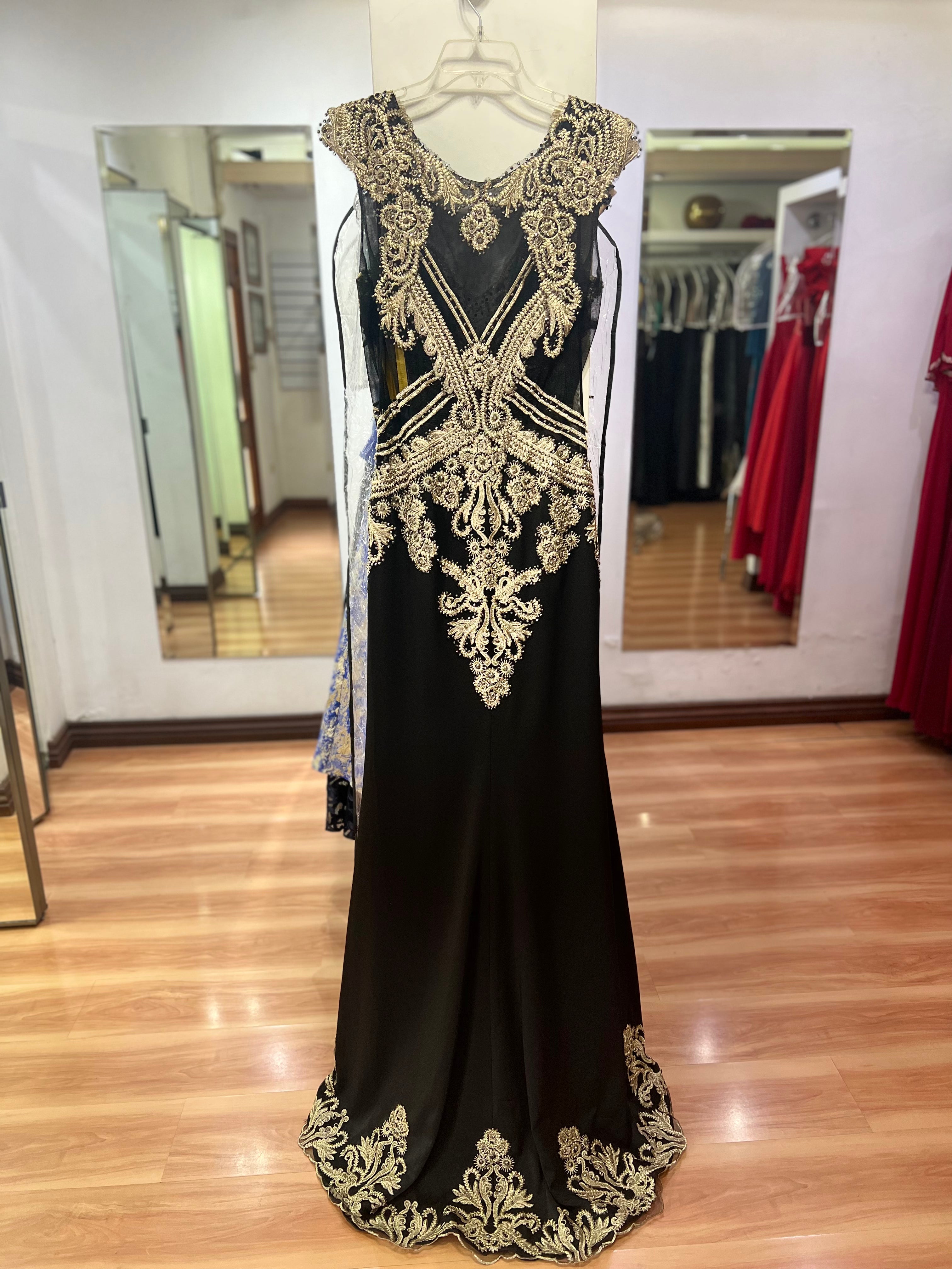 VESTIDO LARGO NEGRO BORDADO