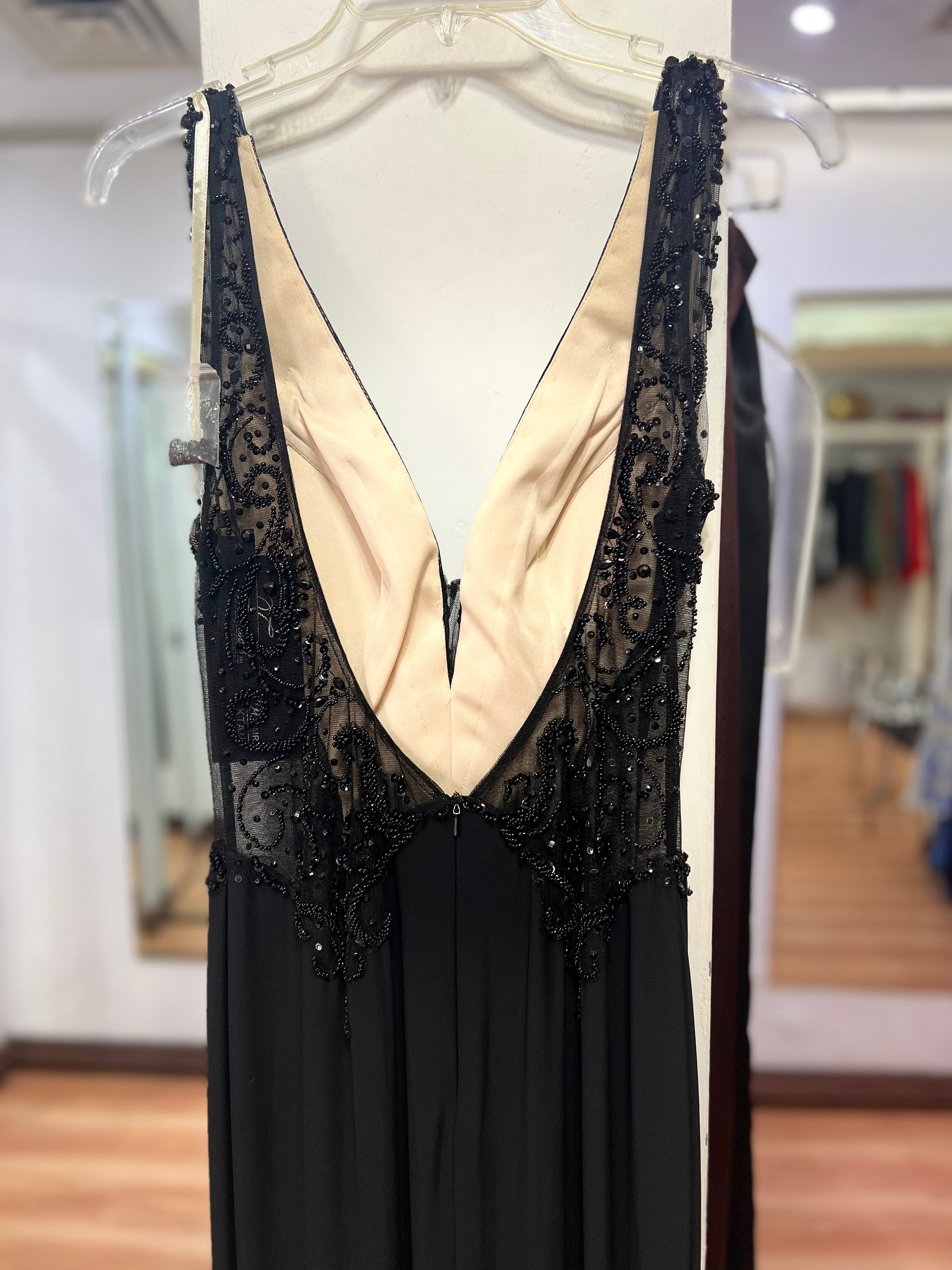 VESTIDO LARGO NEGRO BORDADO