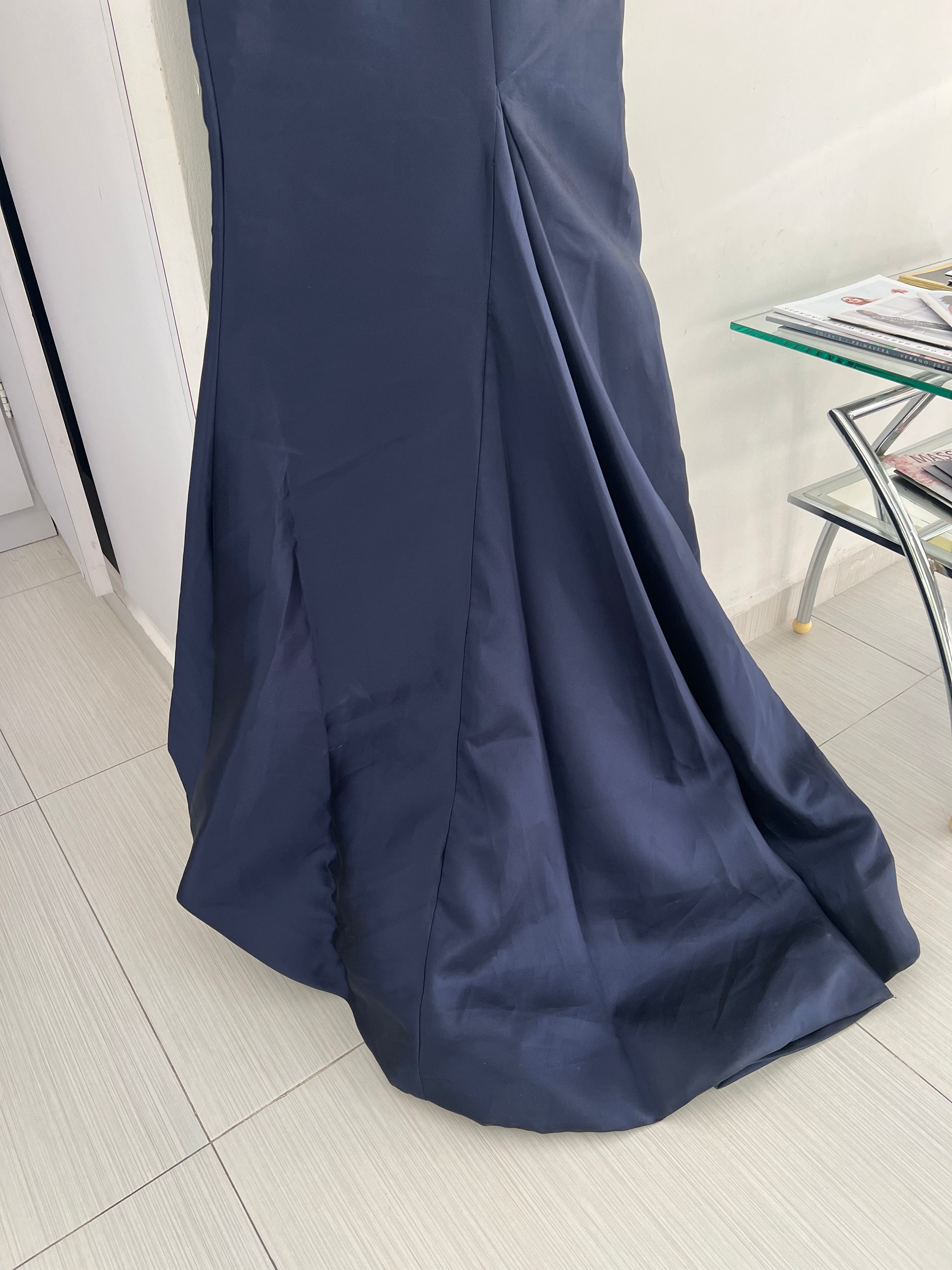 VESTIDO LARGO AZUL MARINO BORDADO