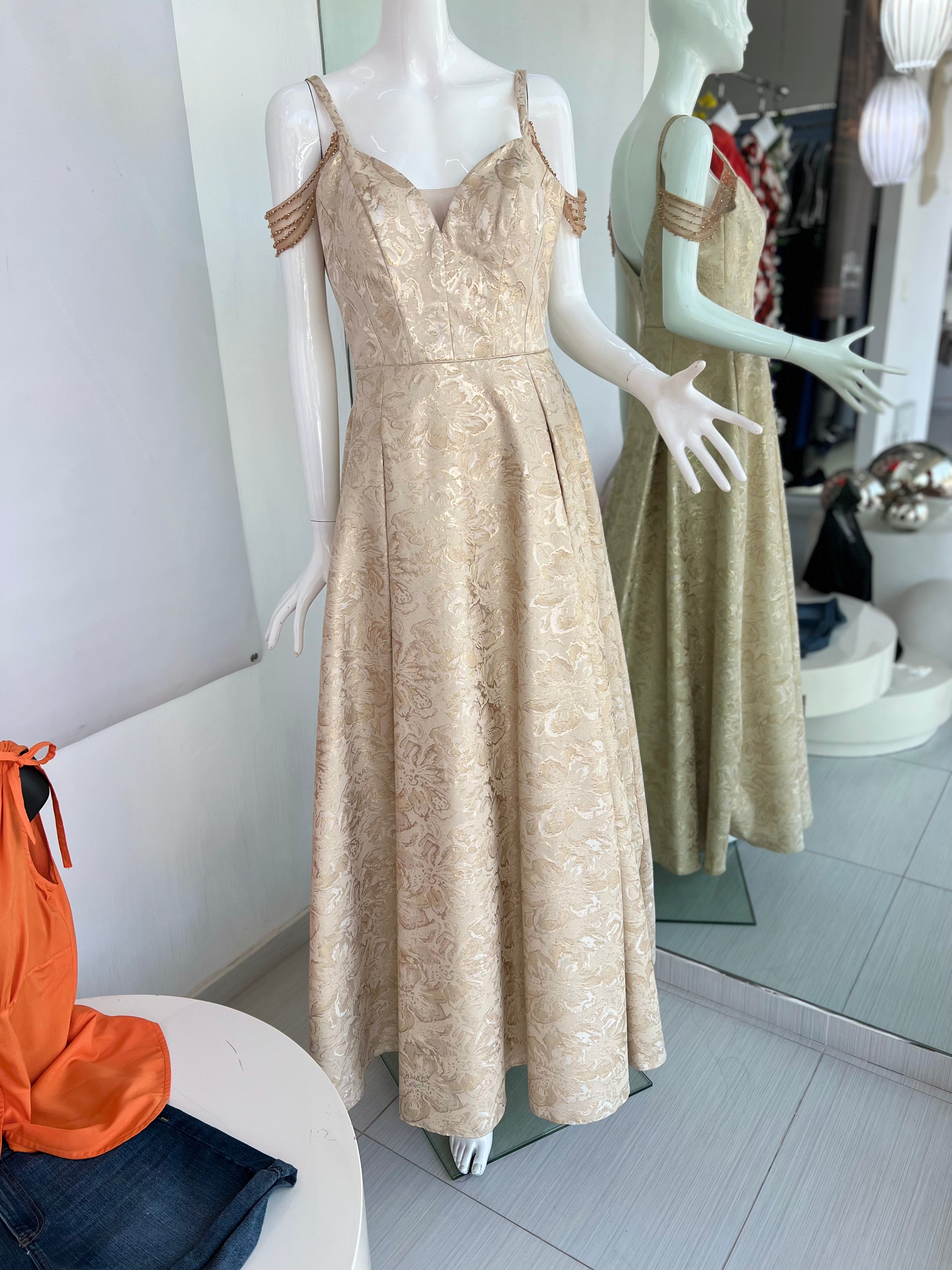 VESTIDO LARGO BEIGE BORDADO