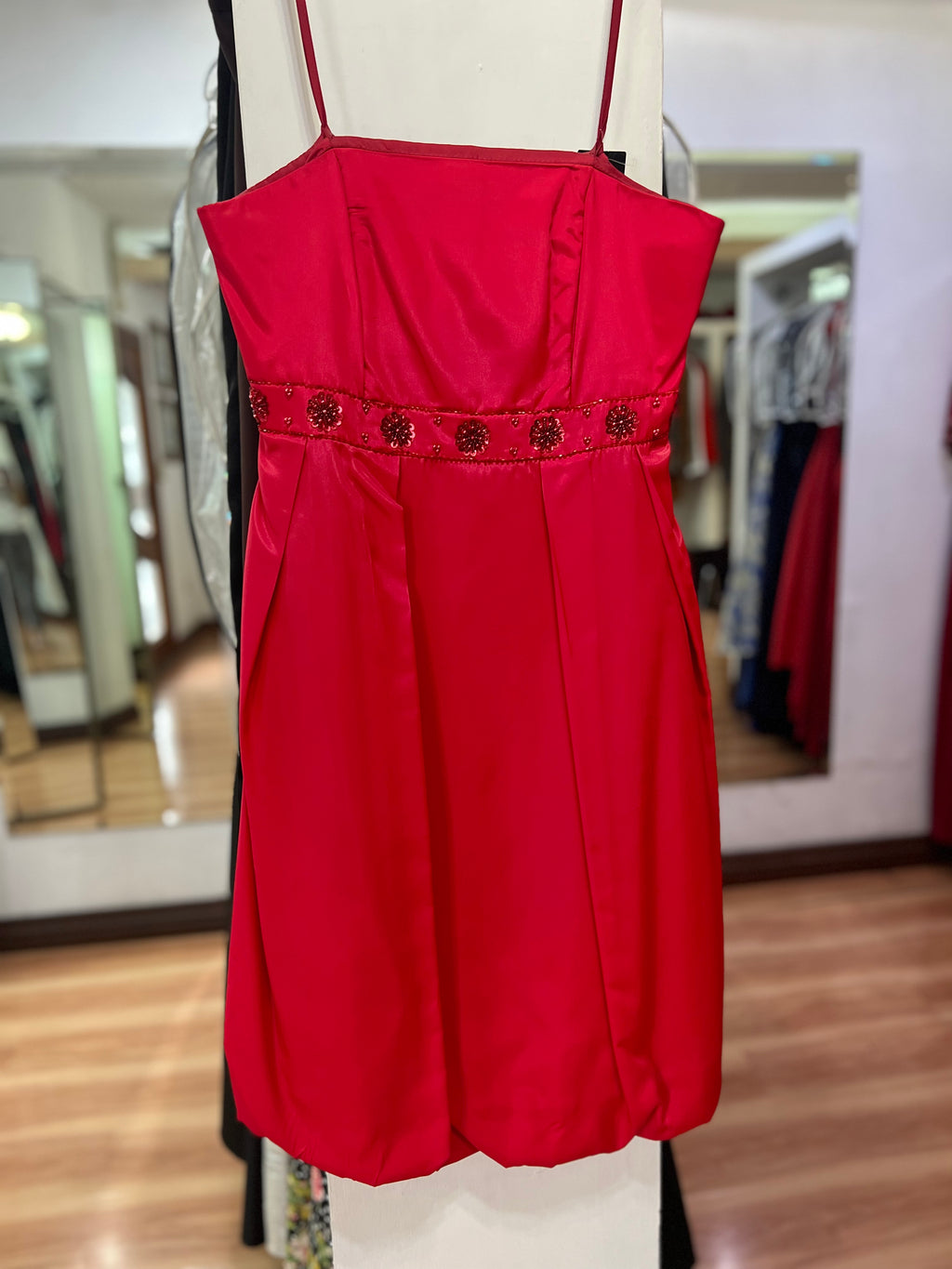 VESTIDO ROJO STRAPLESS