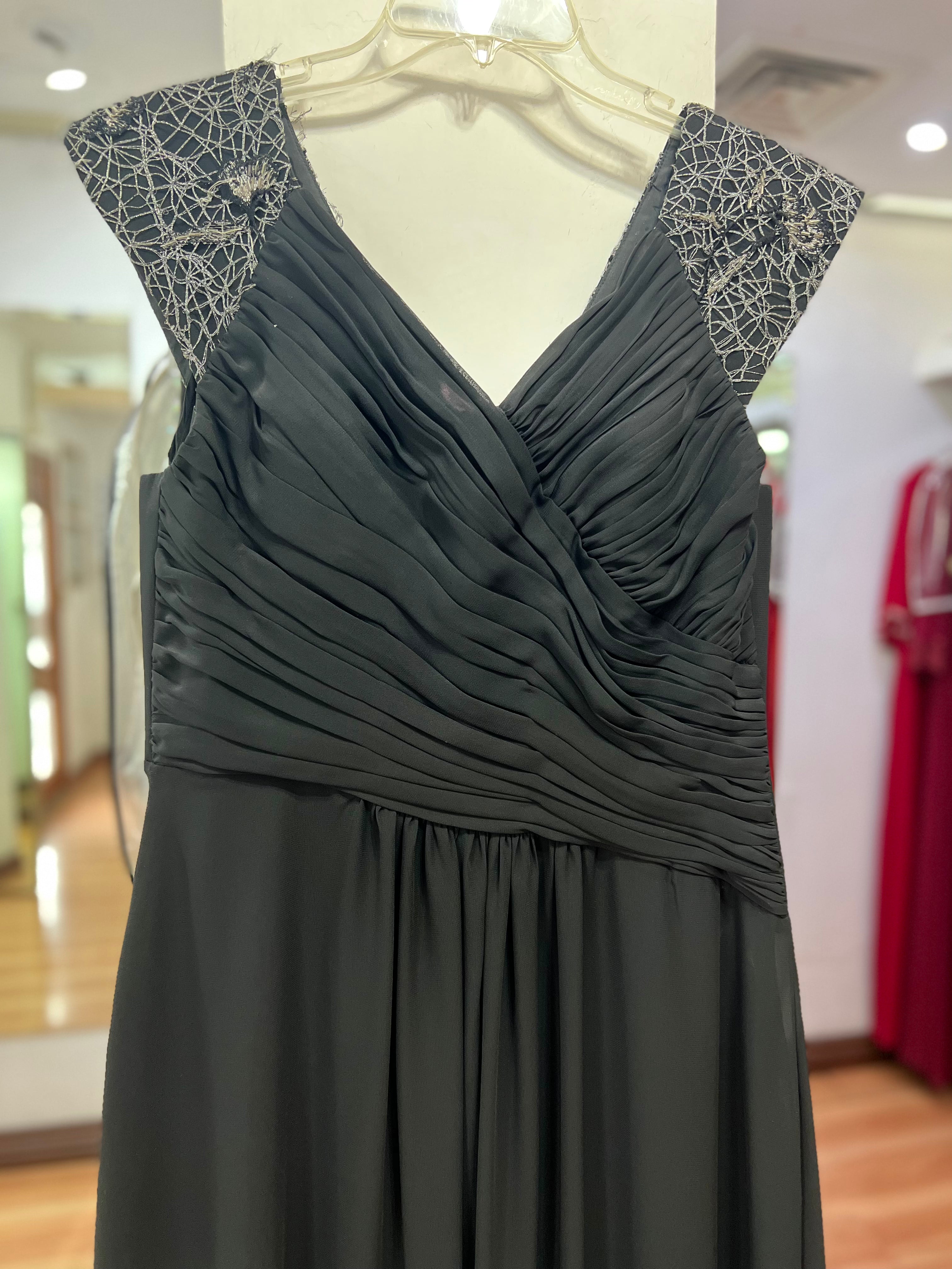 VESTIDO LARGO NEGRO BORDADO