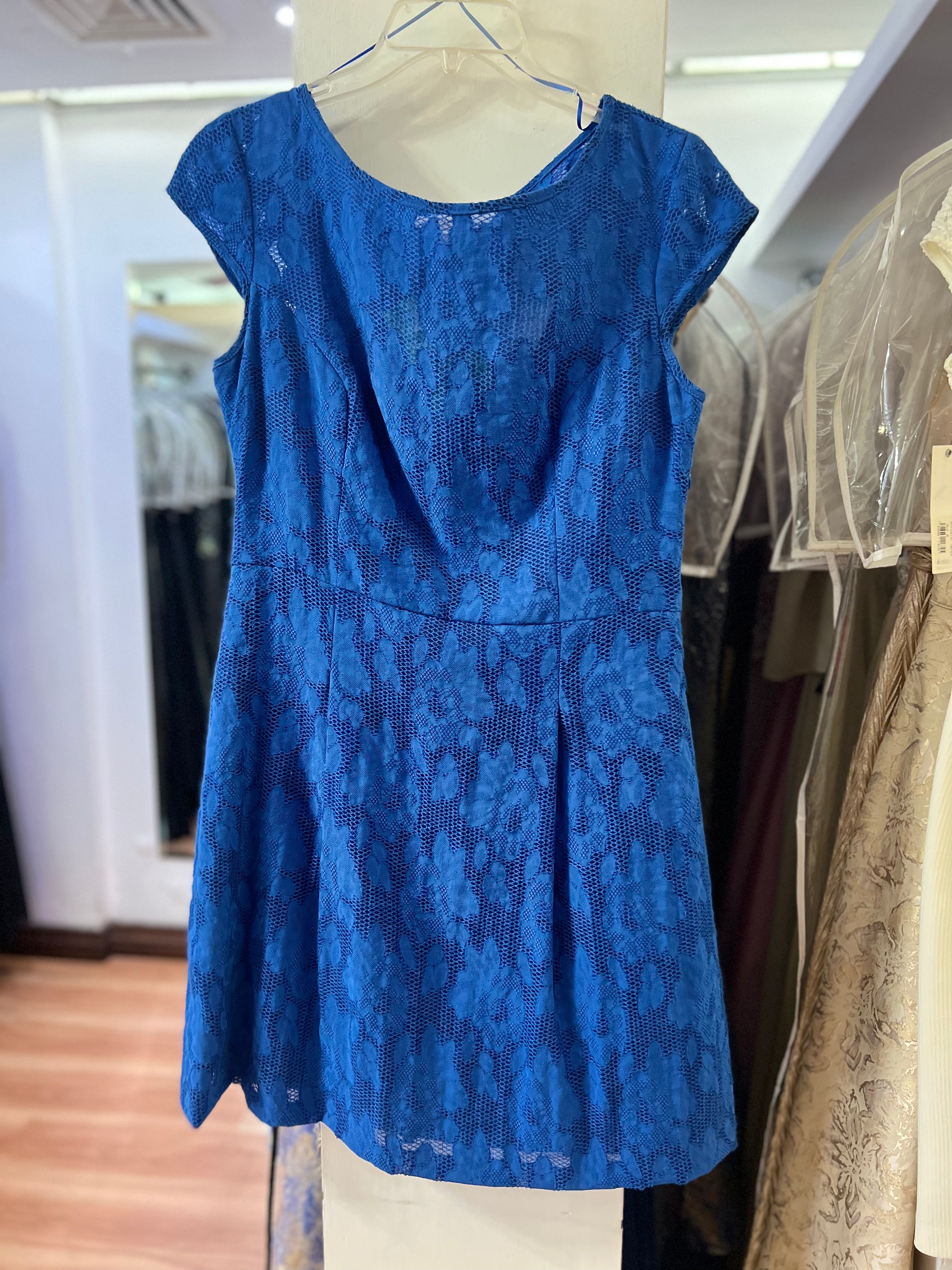 VESTIDO AZUL ENCAJE