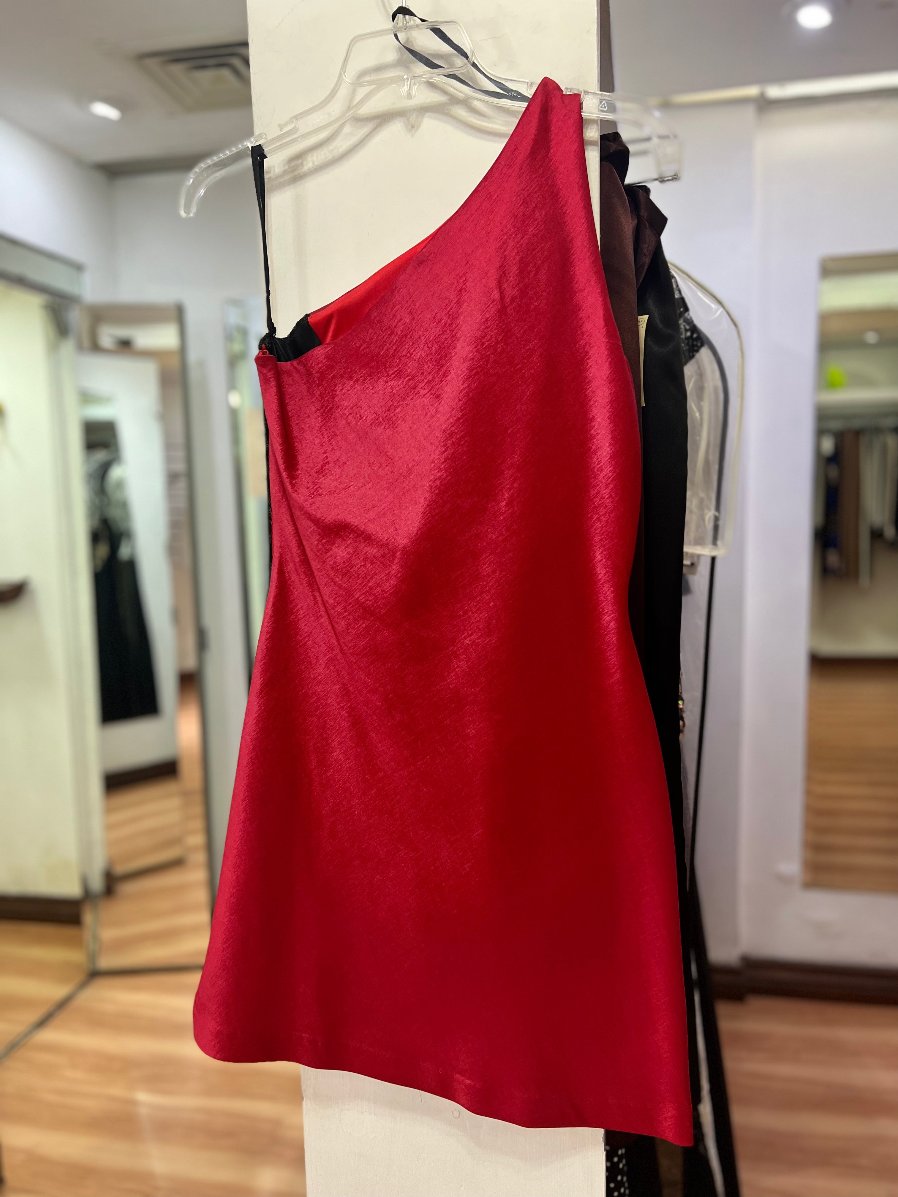 VESTIDO ROJO UN HOMBRO
