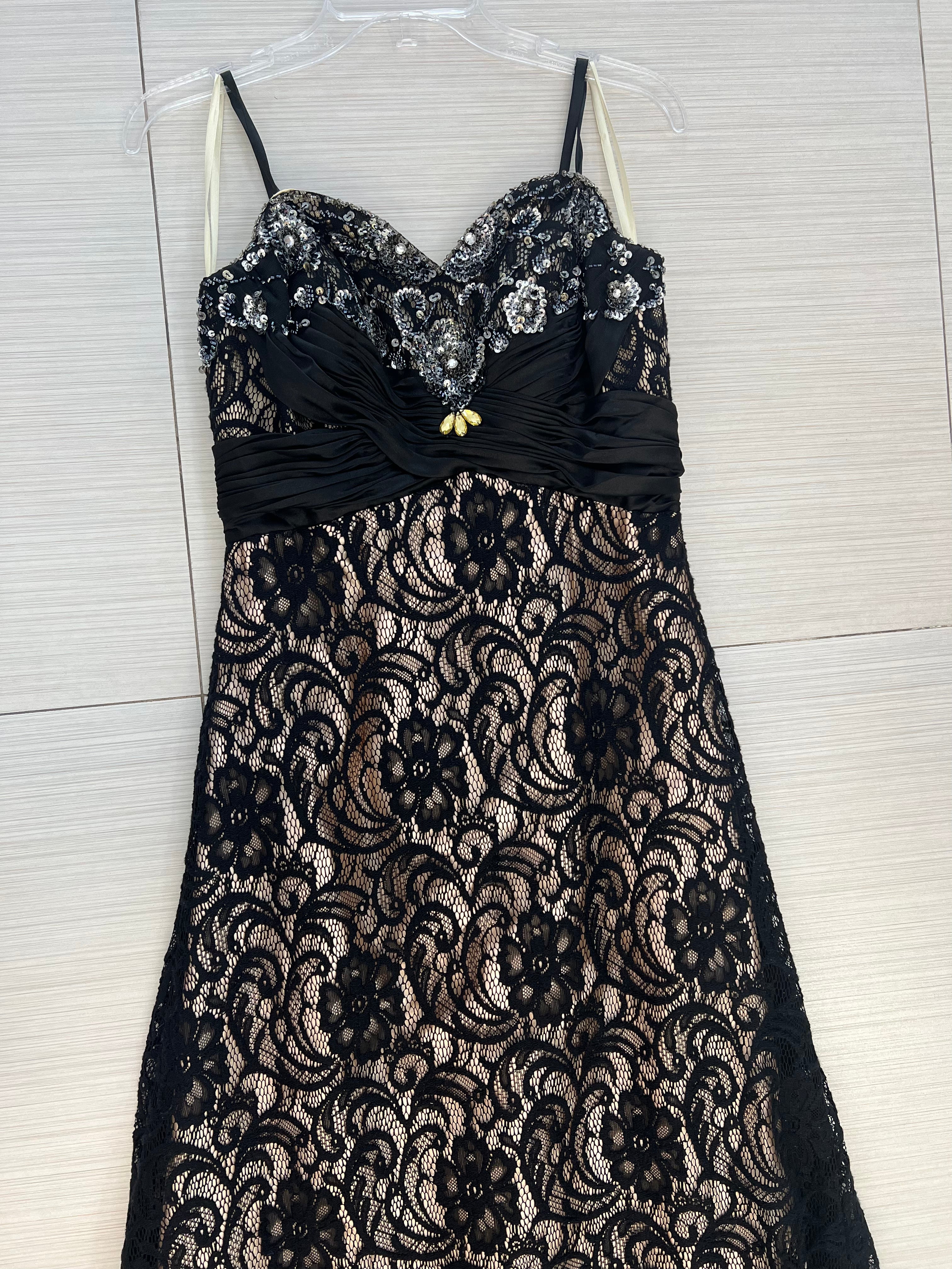 VESTIDO LARGO NEGRO ENCAJE