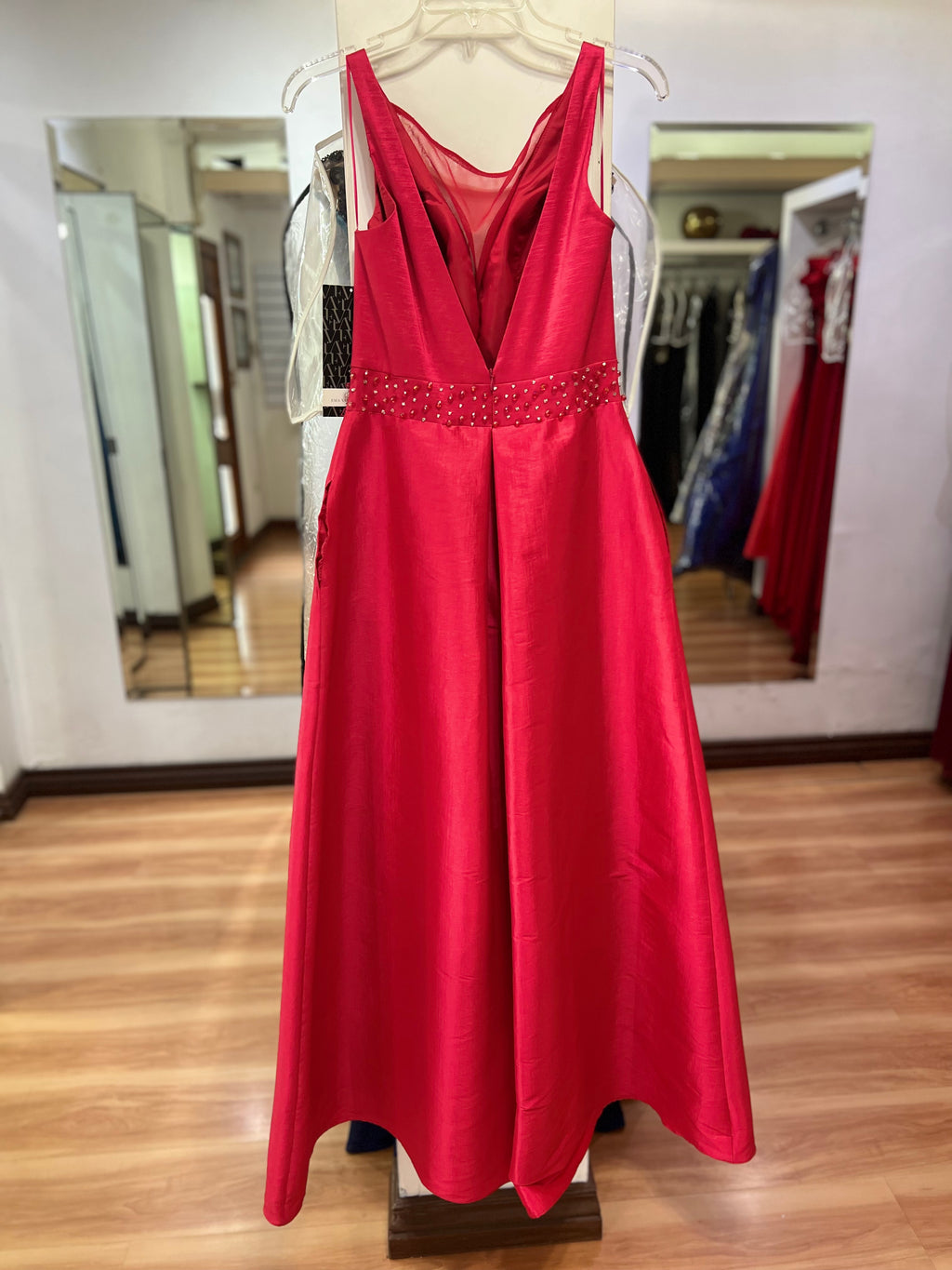 VESTIDO LARGO ROJO FALDA AMPLIA