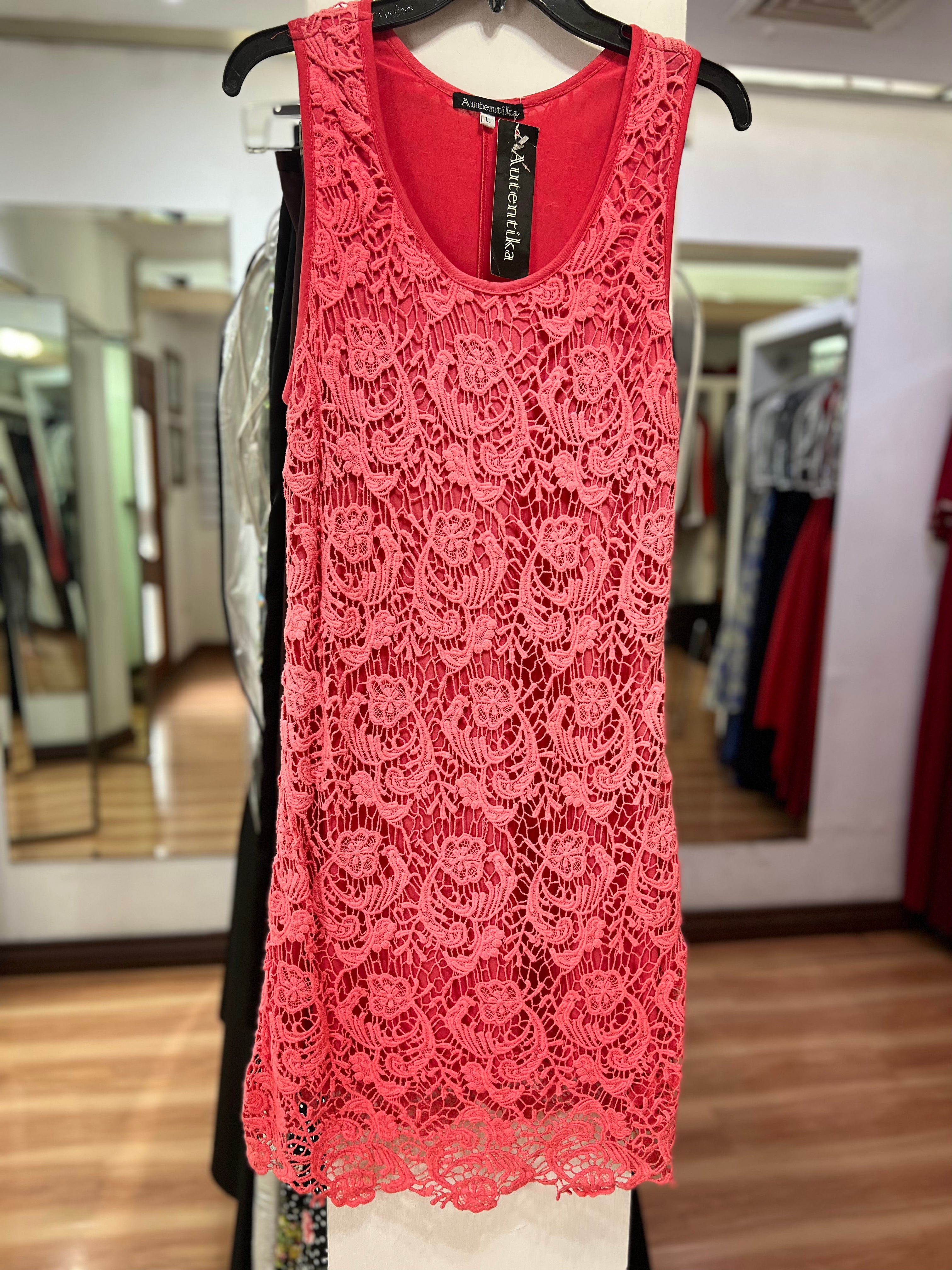 VESTIDO ENCAJE CORAL