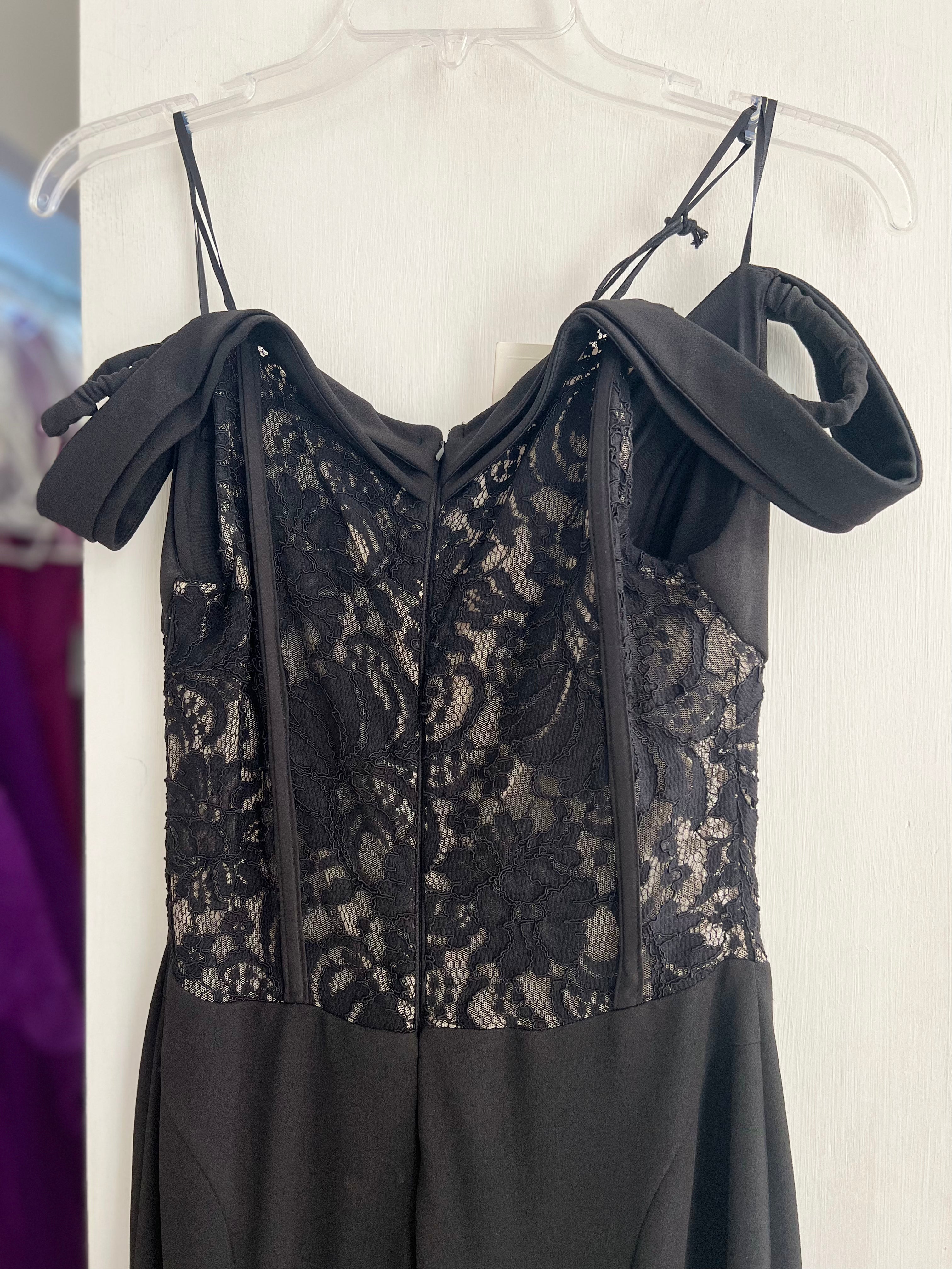 VESTIDO LARGO NEGRO CON ENCAJE