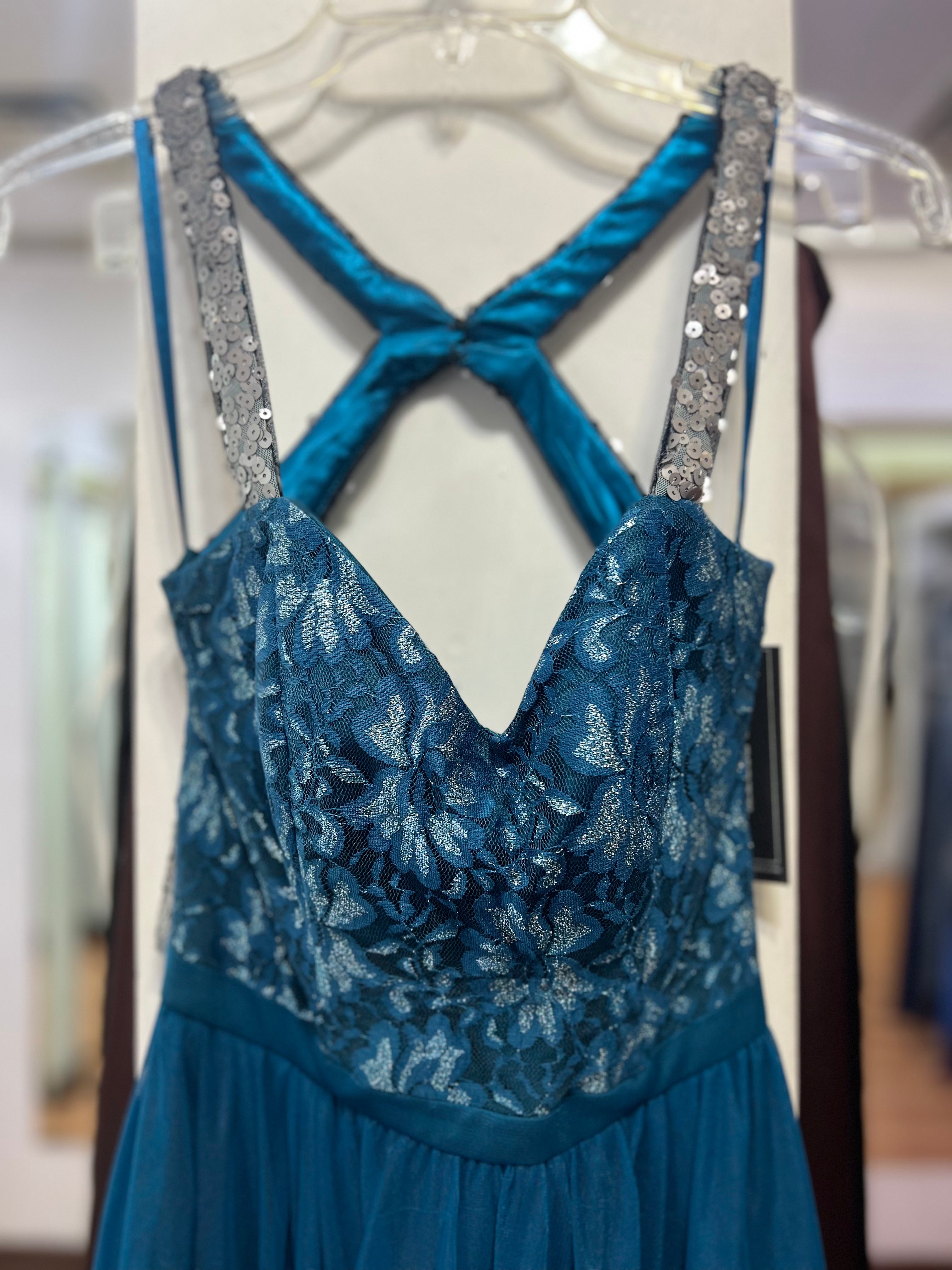 VESTIDO AQUA LENTEJUELAS