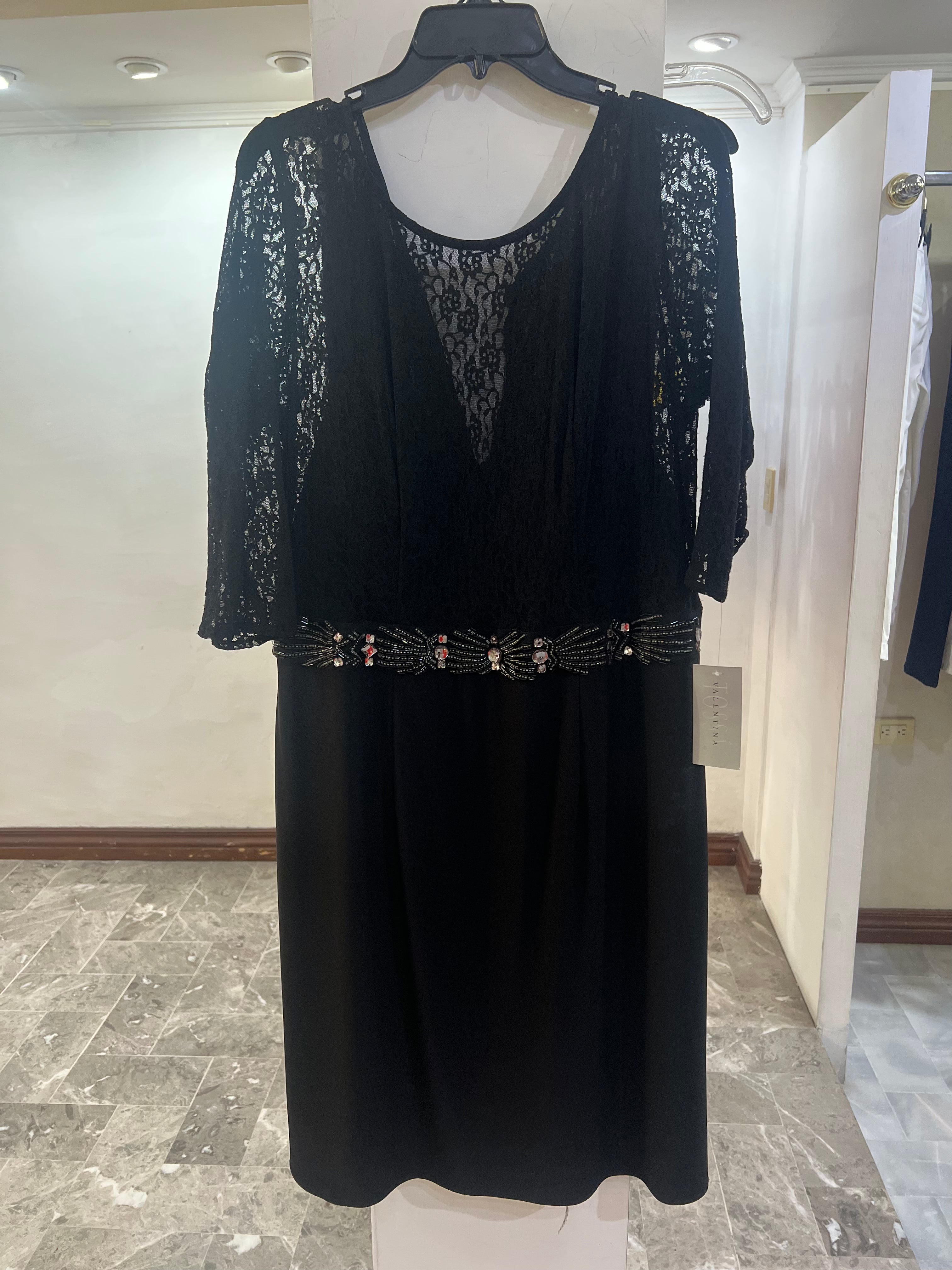 VESTIDO NEGRO ENCAJE