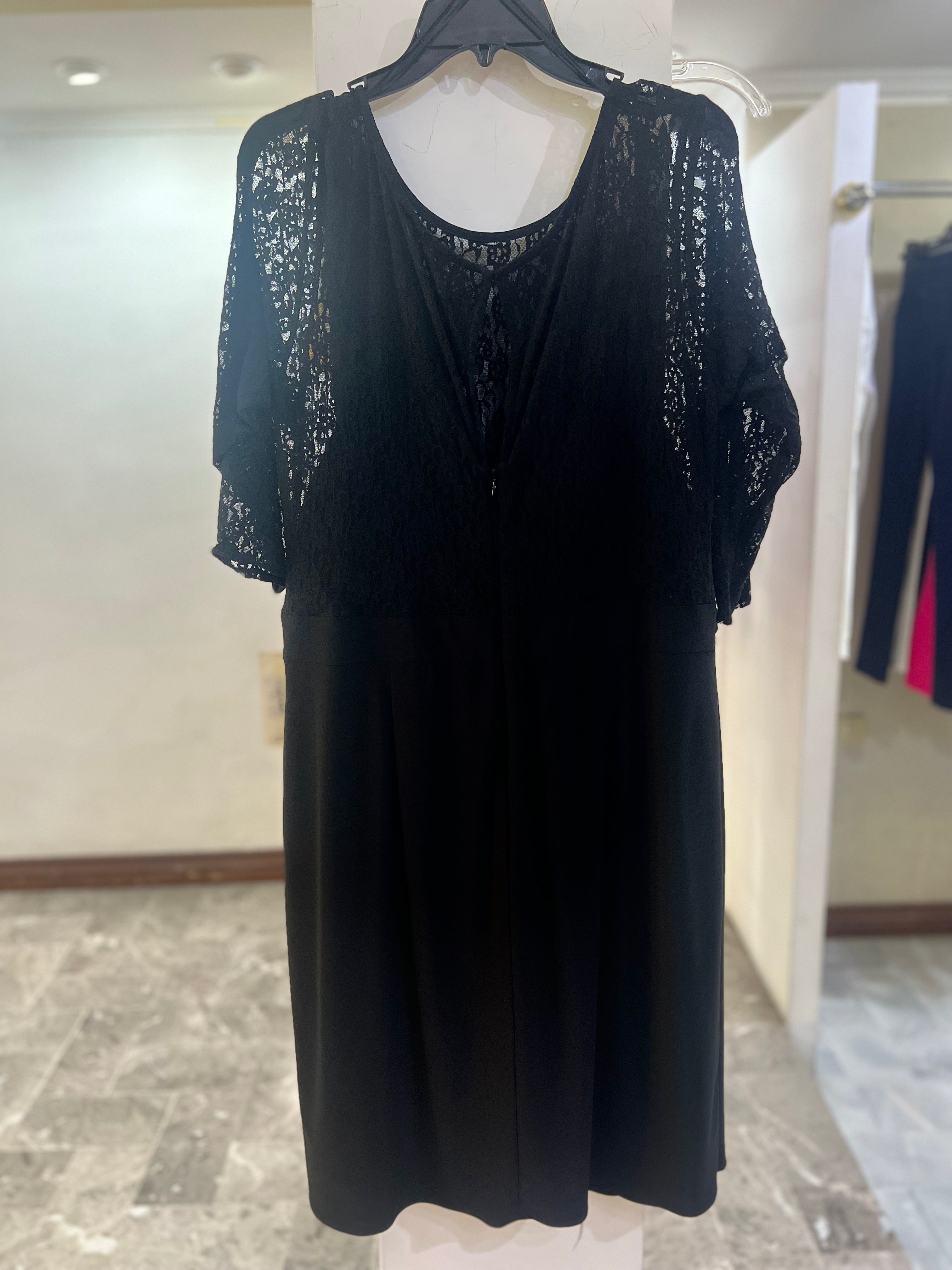 VESTIDO NEGRO ENCAJE