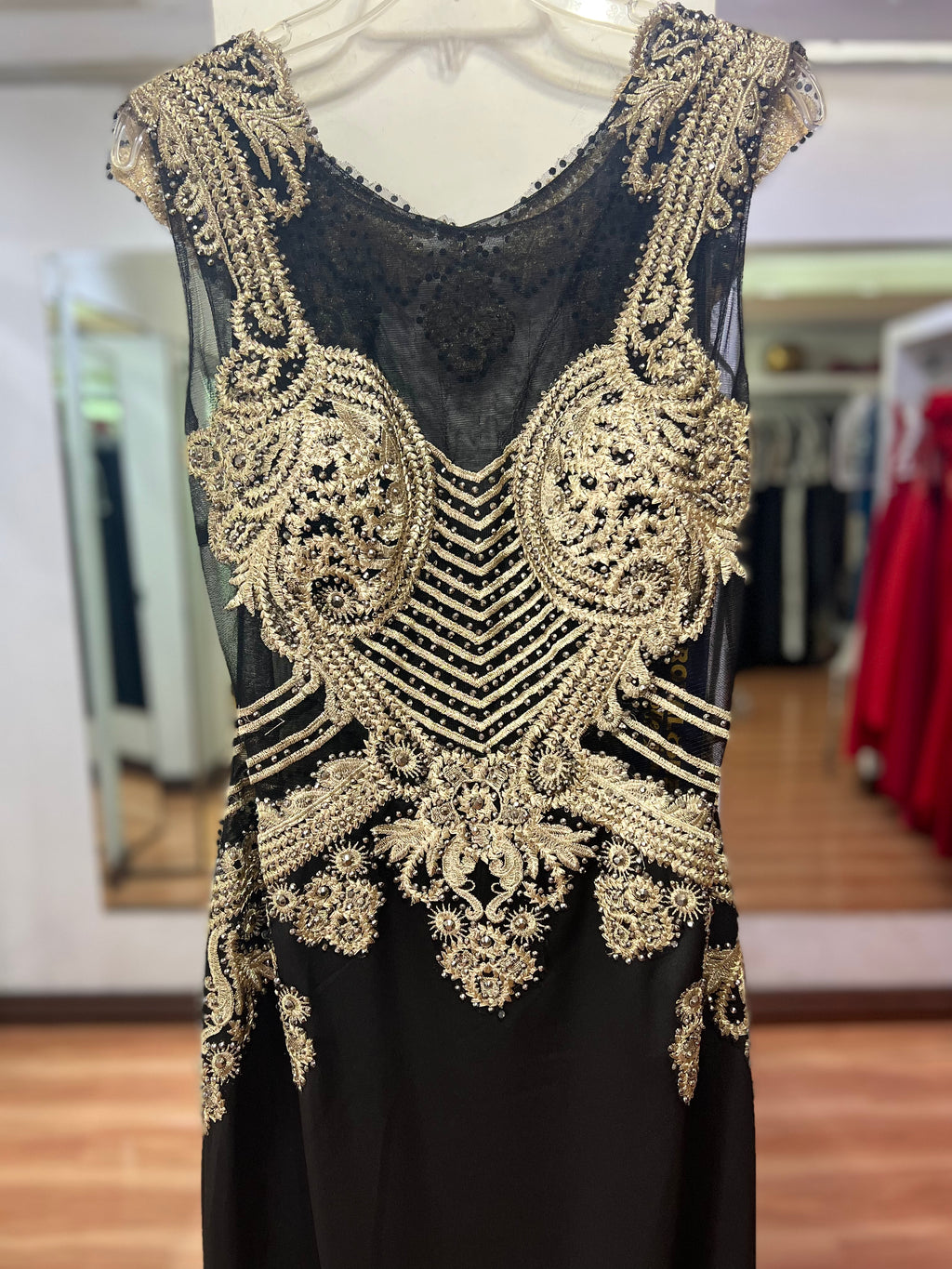 VESTIDO LARGO NEGRO BORDADO