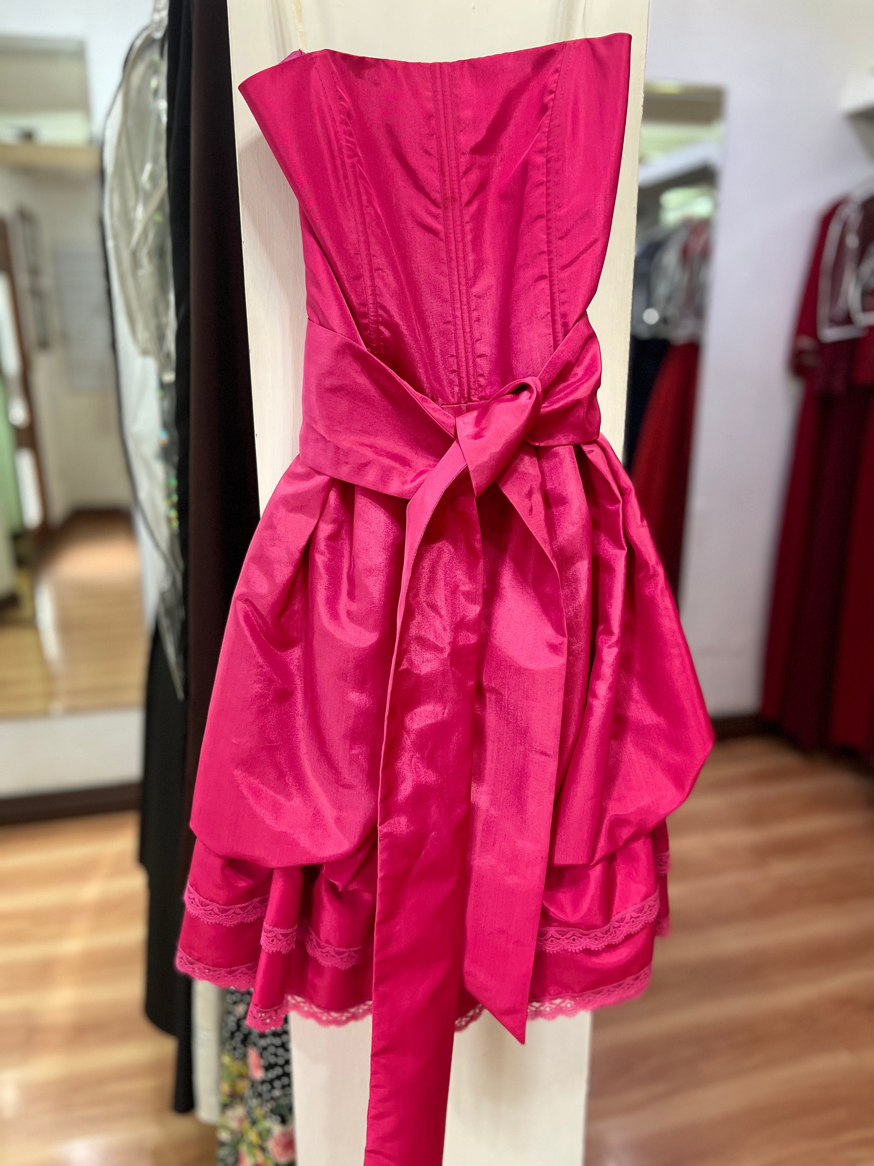 VESTIDO FUCSIA STRAPLESS