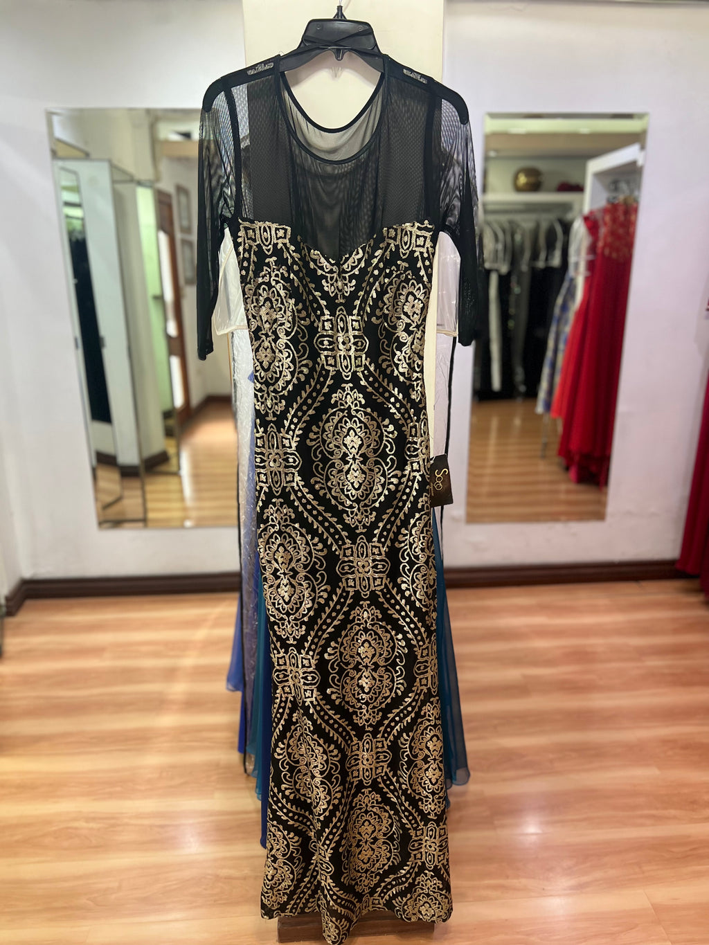 VESTIDO LARGO NEGRO Y DORADO