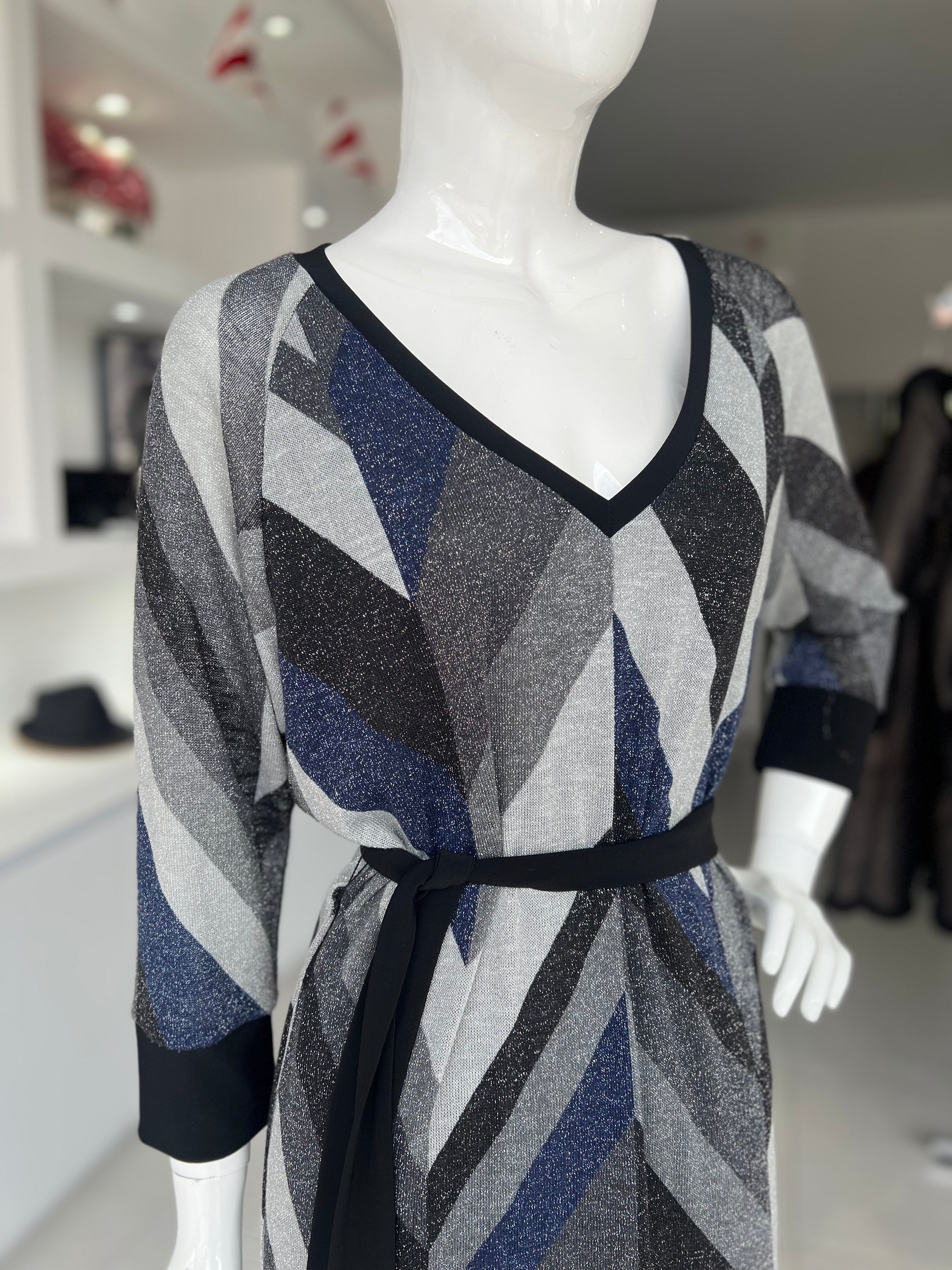 VESTIDO NEGRO ESTAMPADO